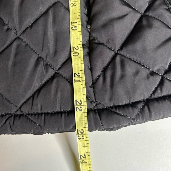 Women’s Andrew Marc Quilted Jacket Vest - Picture 7 of 8